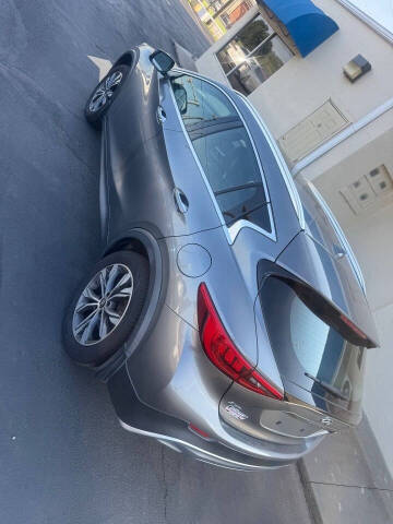 2017 Infiniti QX30 Luxury