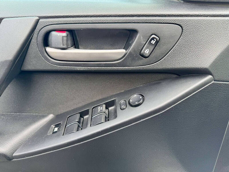 2013 Mazda MAZDA3 i Touring