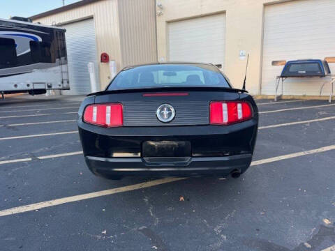 2010 Ford Mustang V6