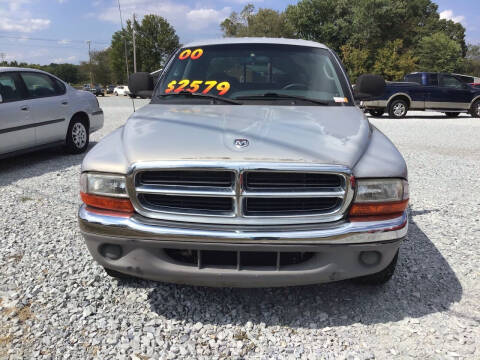 2000 Dodge Dakota for sale at K & E Auto Sales in Ardmore AL