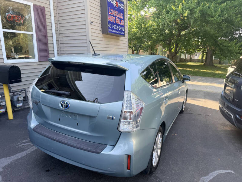 2013 Toyota Prius v Five