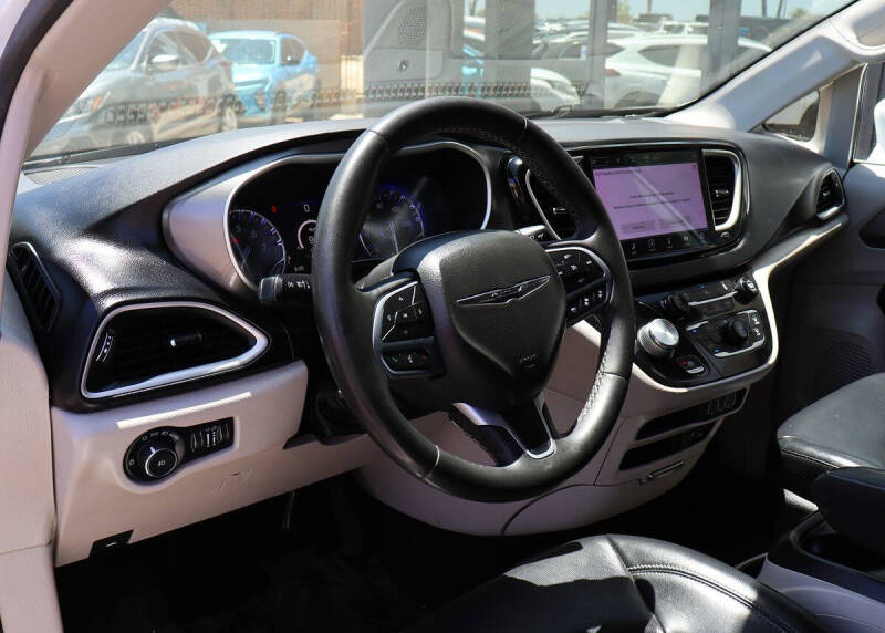 2022 Chrysler Pacifica Touring L