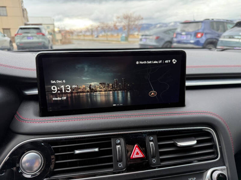 2023 Genesis G70 2.0T