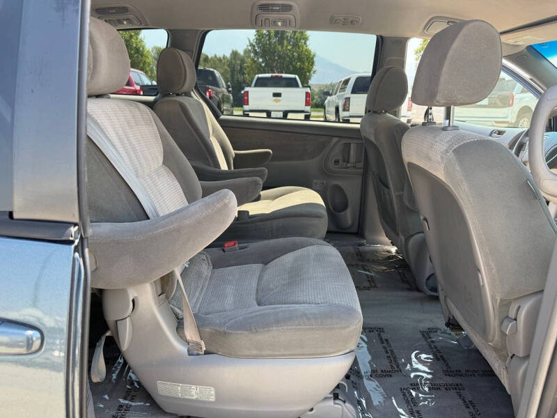 2008 Toyota Sienna LE 7-Passenger