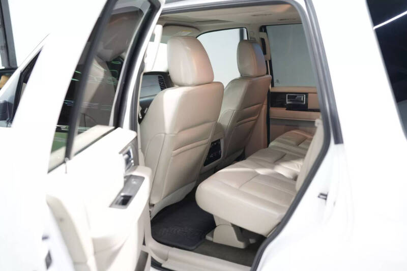 2017 Lincoln Navigator Select