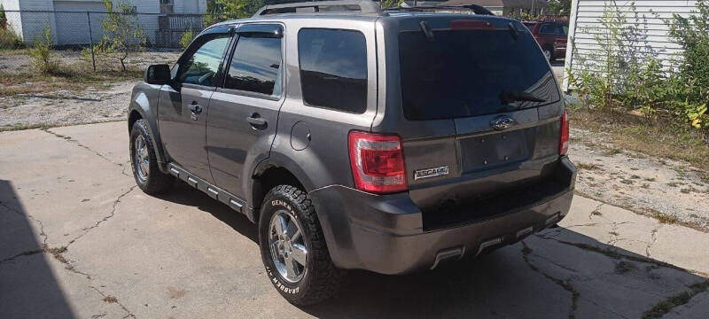 2009 Ford Escape XLT photo 3