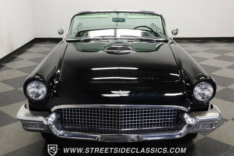 1957 Ford Thunderbird