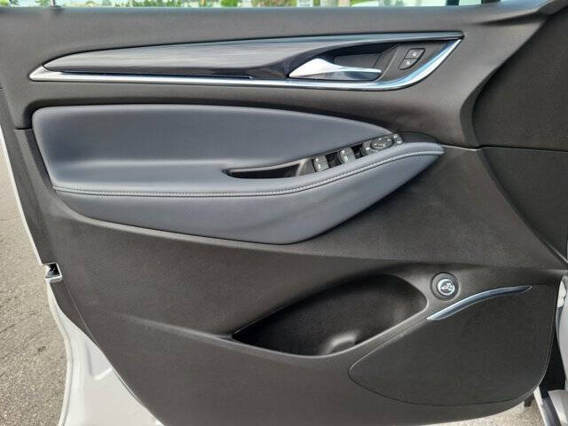 2024 Buick Enclave Essence