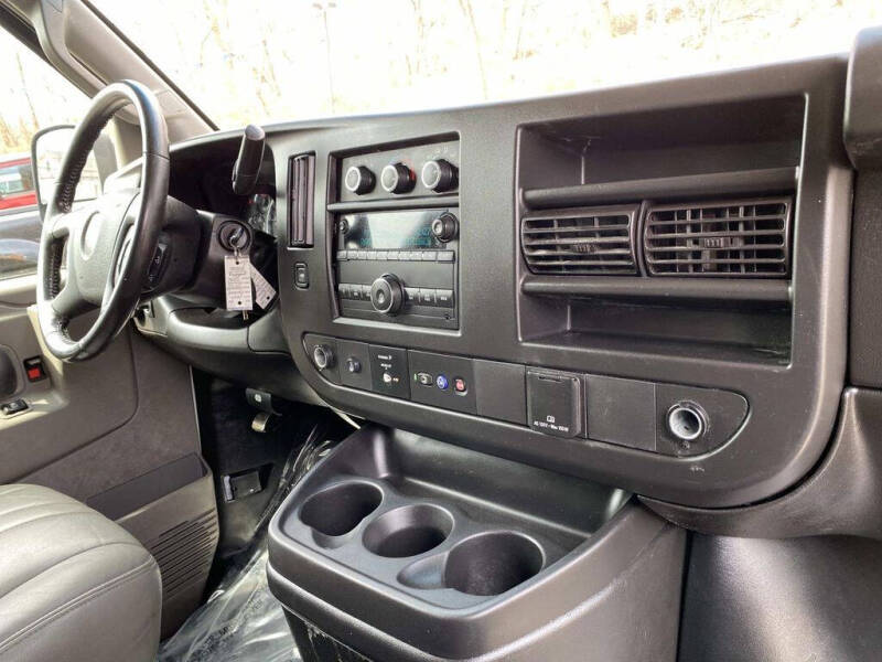 2023 Chevrolet Express 2500
