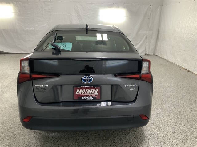 2022 Toyota Prius LE