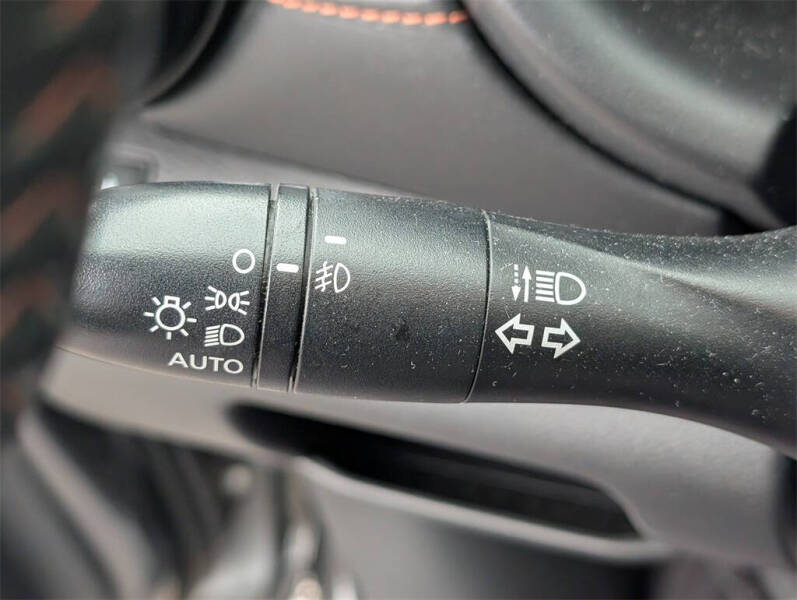 2019 Nissan Kicks SR