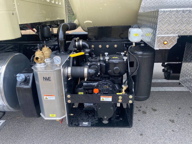 2018 Freightliner M2 106