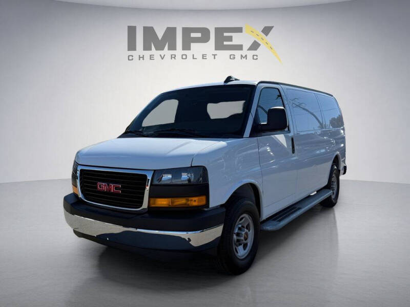 2023 GMC Savana 2500's photo
