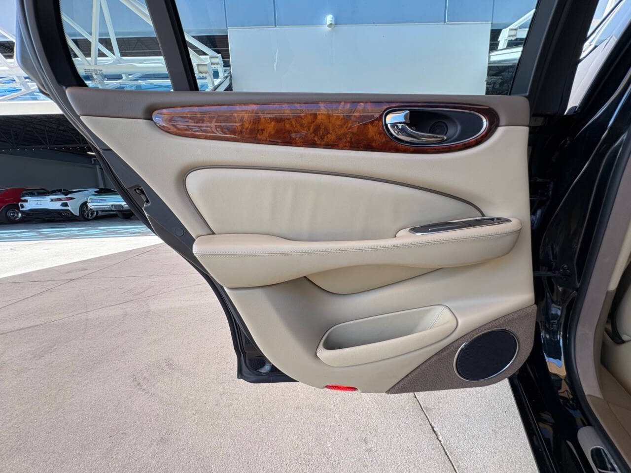 2008 Jaguar XJ-Series 24