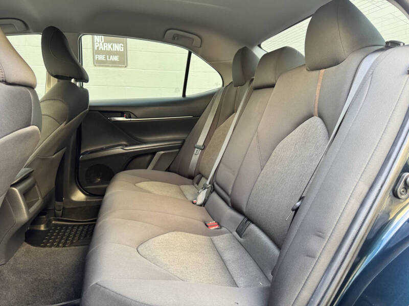 2020 Toyota Camry Hybrid LE