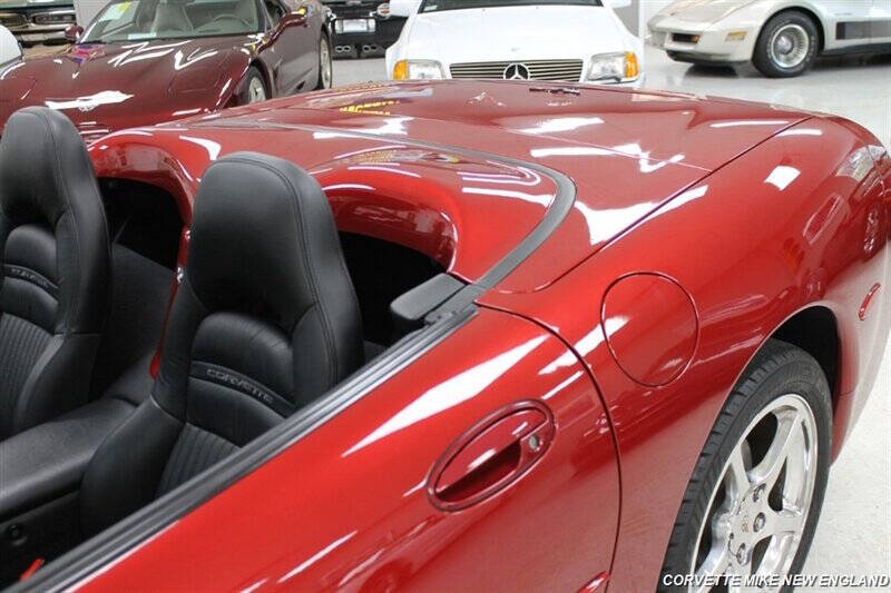 2004 Chevrolet Corvette 17