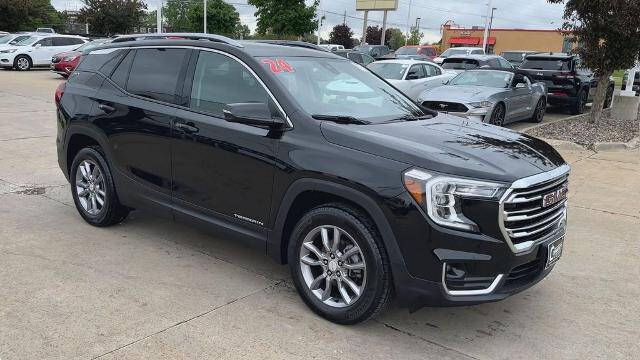 Used 2024 GMC Terrain SLT with VIN 3GKALVEG8RL153941 for sale in Waterloo, IA