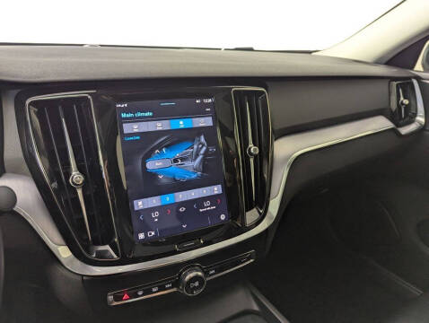 2024 Volvo S60 B5 Core Dark Theme