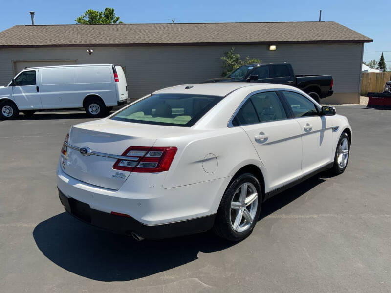 2016 Ford Taurus SEL