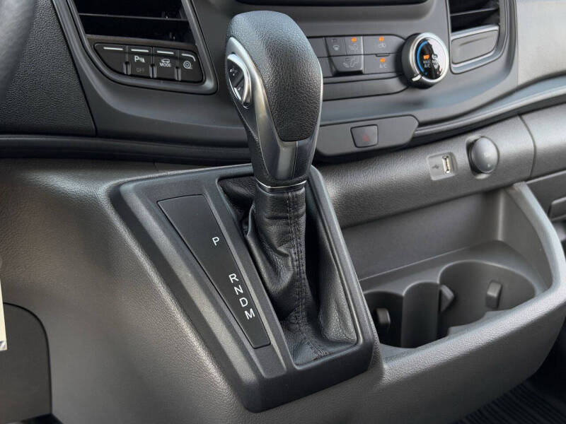 2025 Ford Transit 250