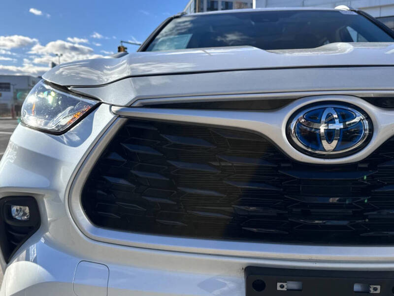 2023 Toyota Highlander Hybrid XLE