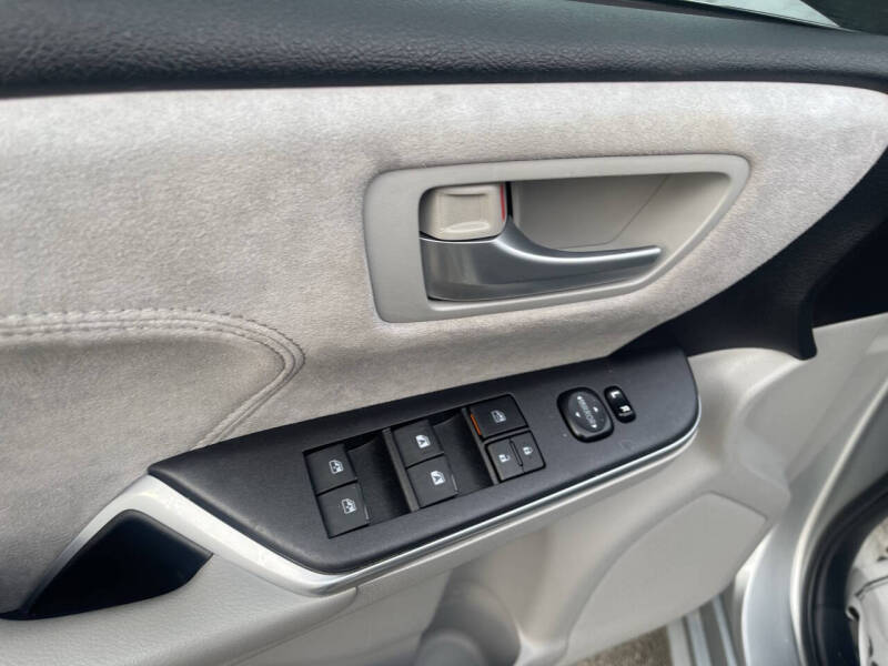 2016 Toyota Camry XSE