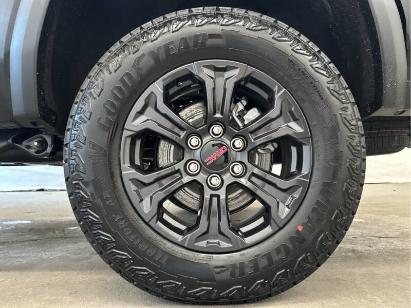 2025 GMC Canyon Elevation