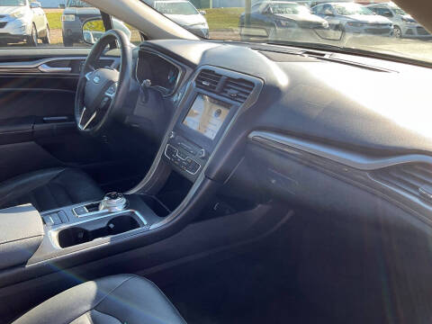 2017 Ford Fusion Hybrid SE