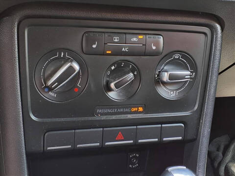 2013 Volkswagen Beetle Convertible