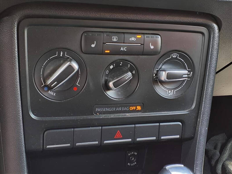 2013 Volkswagen Beetle Convertible