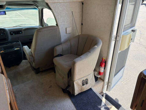 2000 Winnebago Minnie  C Chevy 24V