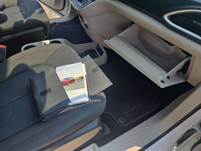 2017 Chrysler Pacifica LX