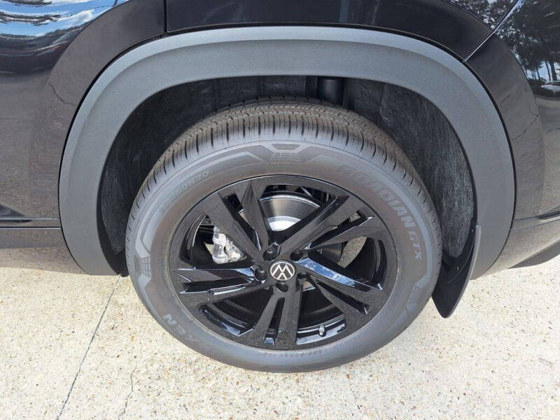 2026 Volkswagen Atlas Cross Sport SEL R-Line Black 4Motion