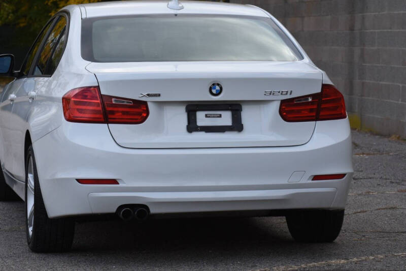 2013 BMW 3 Series 328i photo 13