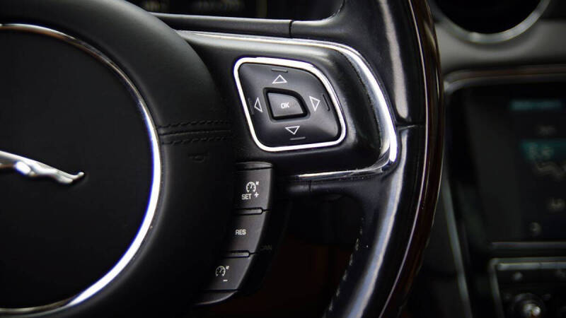 2016 Jaguar XJL Portfolio