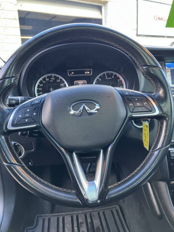 2018 Infiniti QX30 Premium