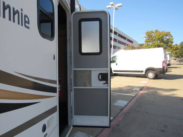 2017 Ford E-Series E-450 SD