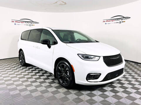 2026 Chrysler Pacifica Select