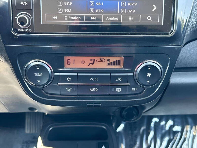 2024 Mitsubishi Mirage ES