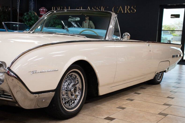 1962 Ford Thunderbird