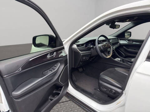 2022 Jeep Grand Cherokee L Laredo