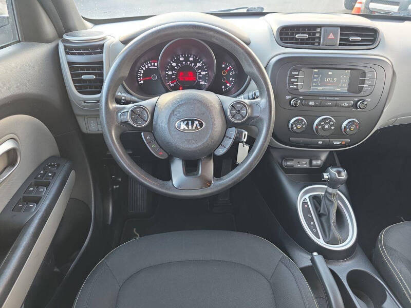 2016 Kia Soul +