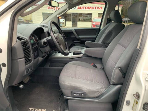 2010 Nissan Titan SE