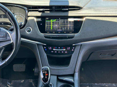 2018 Cadillac XT5 Platinum