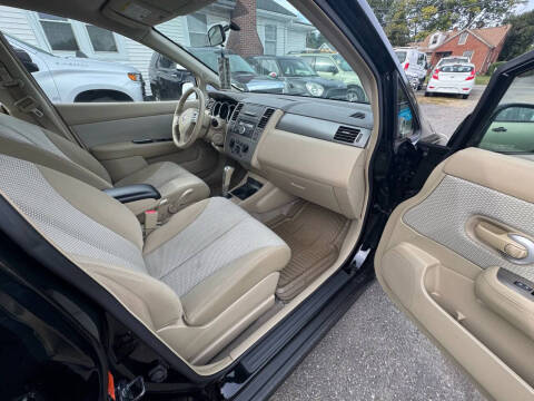 2009 Nissan Versa 1.8 S