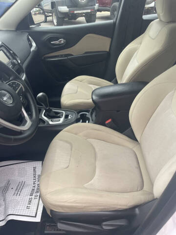 2015 Jeep Cherokee Sport