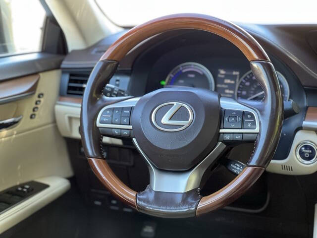 2017 Lexus ES 300h