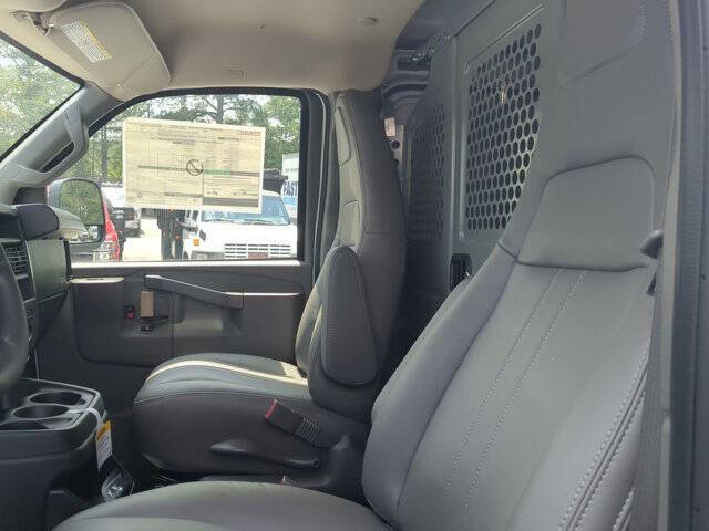 2025 GMC Savana 2500