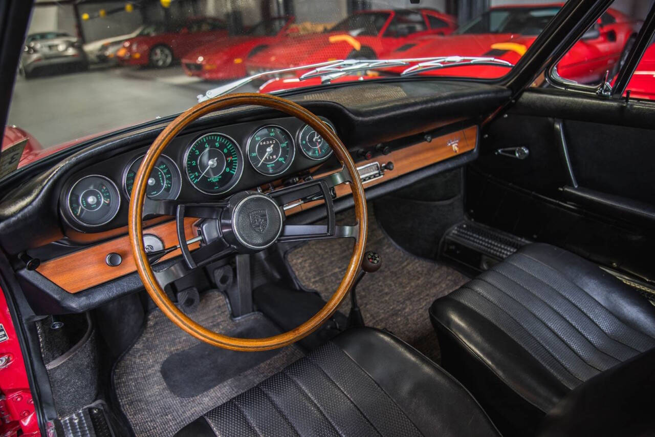 1966 Porsche 911 23