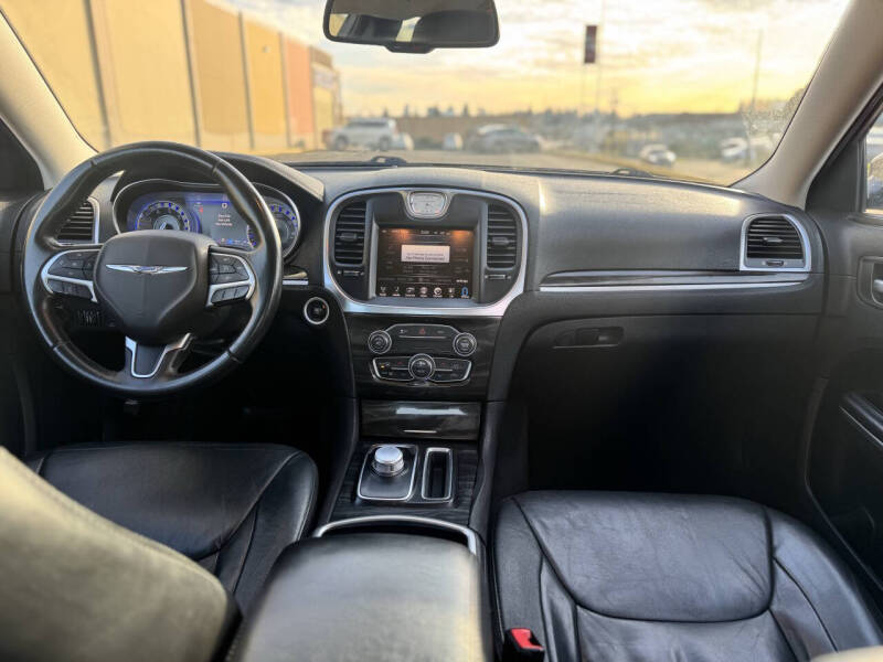 2015 Chrysler 300 Limited